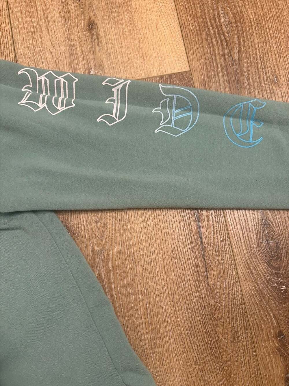 Culture Crew Moth Graphic Hoodie Green Pullover Streetwear World Wide Large Fall - Picture 4 of 12